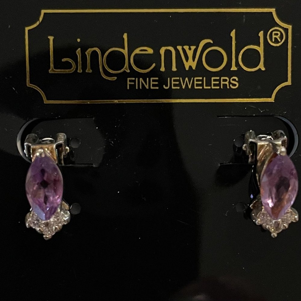 Lindenwold Fine Jewelry - Clip-on earrings - silver setting.